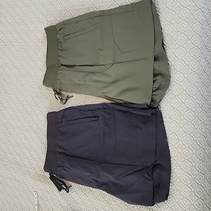 2 size XL L.L.Bean shorts